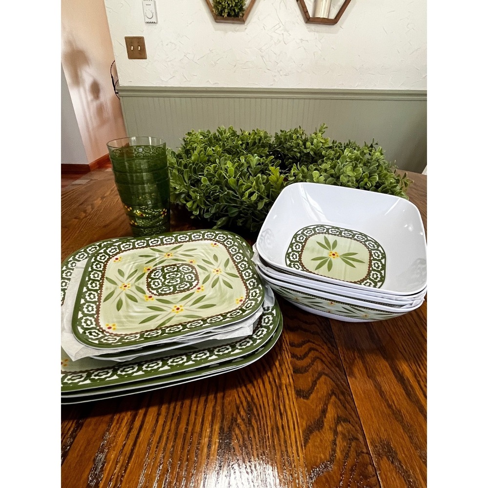 Temp-tations Tera outdoor set Old World Green Melamine 16 piece set